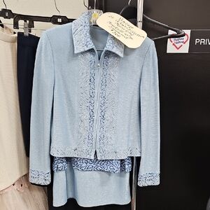 Gorgeous St. John Collection Light Blue Textured 3 Piece Skirt Suit. Mixed Sizes